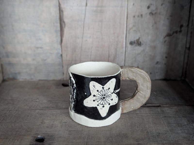 椪小雨 個展 杯-3 陶藝 陶土 手工器皿 傷痕 療癒 可愛 自我療癒 陶器 家飾 藝術 雕塑