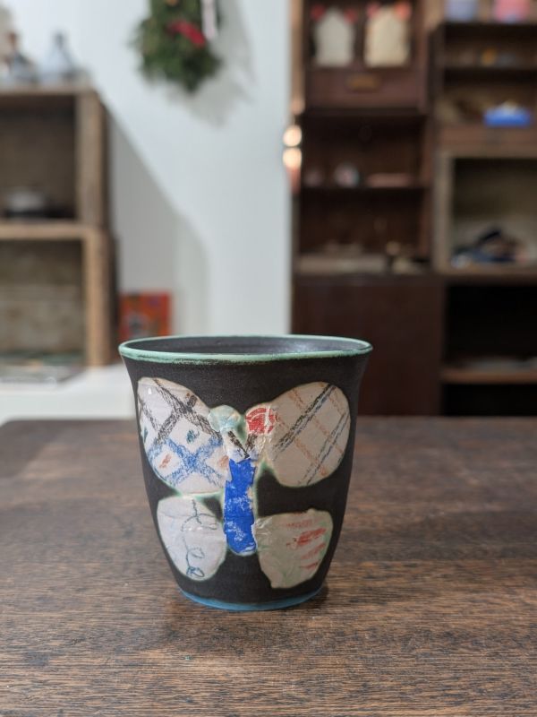 林盼妮 拼貼風格水杯 台灣作家 陶藝家 陶藝 慢慢生活美 展覽 gallery