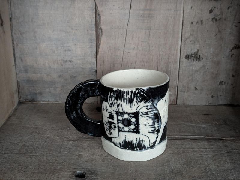 椪小雨 個展 杯-2 陶藝 陶土 手工器皿 傷痕 療癒 可愛 自我療癒 陶器 家飾 藝術 雕塑