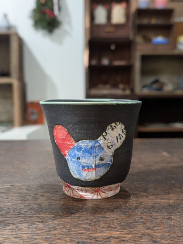 林盼妮 拼貼風格水杯 台灣作家 陶藝家 陶藝 慢慢生活美 展覽 gallery
