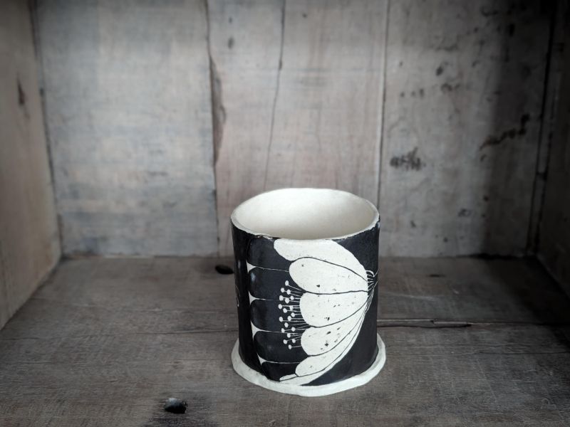 椪小雨 個展 杯-4 陶藝 陶土 手工器皿 傷痕 療癒 可愛 自我療癒 陶器 家飾 藝術 雕塑