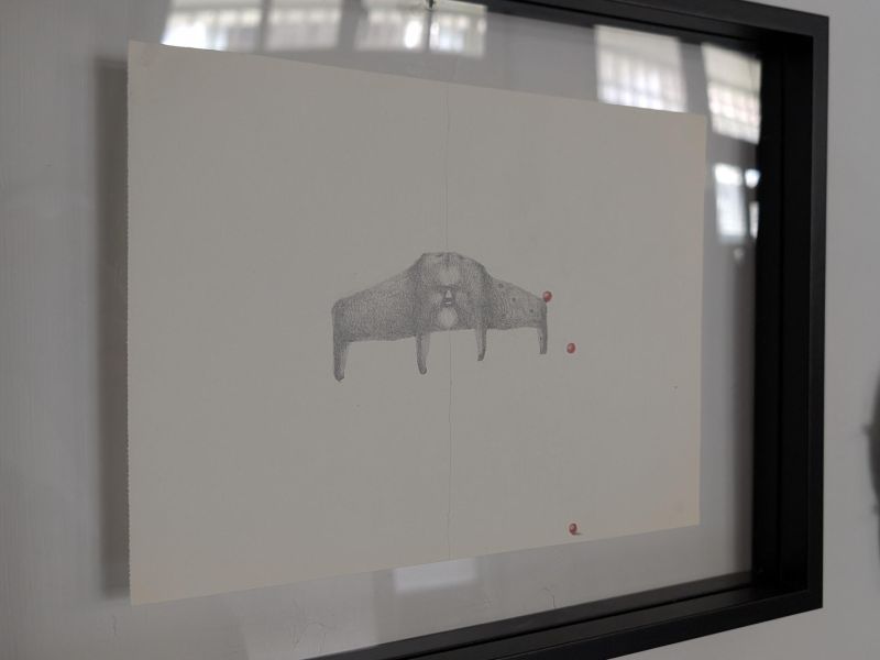 椪小雨 個展 素描畫-1 陶藝 陶土 手工器皿 傷痕 療癒 可愛 自我療癒 陶器 家飾 藝術 雕塑