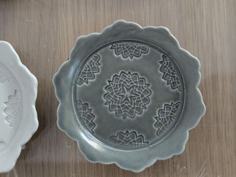 石川智子 雪花紋樣豆皿 陶藝 陶土 無印良品 手工器皿 日系 日本職人 雪花盤
