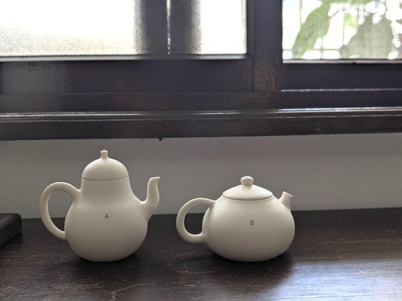 燻 陶 漫 行 ｜壺2 陶藝 陶土 手工器皿 豬口杯 陶器 家飾 藝術 雕塑 茶壺 茶具 鶯歌 咖啡杯
花器 缽 側把壺 豆皿 盤缽 片口