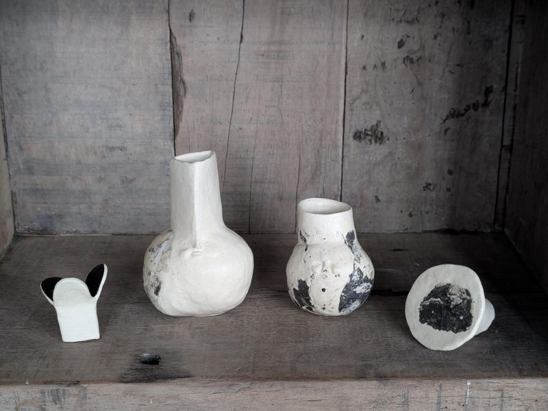 椪小雨 個展 蓋罐-1 陶藝 陶土 手工器皿 傷痕 療癒 可愛 自我療癒 陶器 家飾 藝術 雕塑