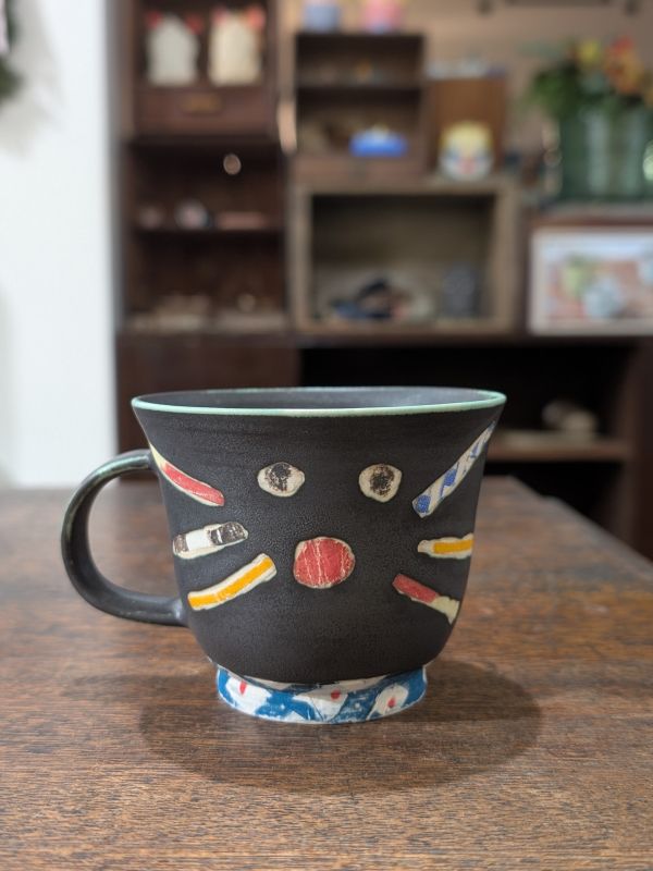 林盼妮 拼貼風格把杯 台灣作家 陶藝家 陶藝 慢慢生活美 展覽 gallery