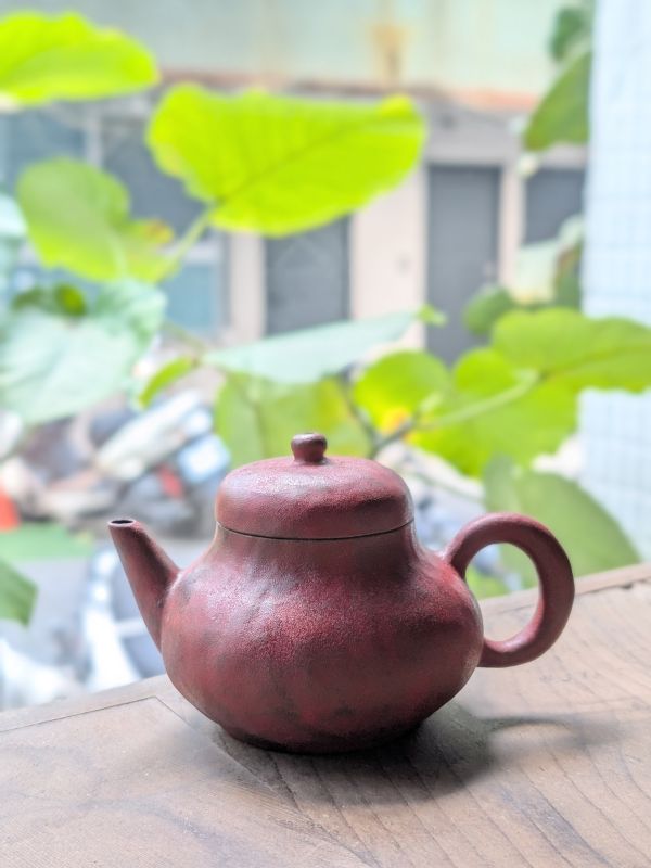 陳伯函 手捏茶壺 