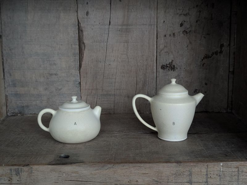 燻 陶 漫 行 ｜壺4 陶藝 陶土 手工器皿 豬口杯 陶器 家飾 藝術 雕塑 茶壺 茶具 鶯歌 咖啡杯
花器 缽 側把壺 豆皿 盤缽 片口