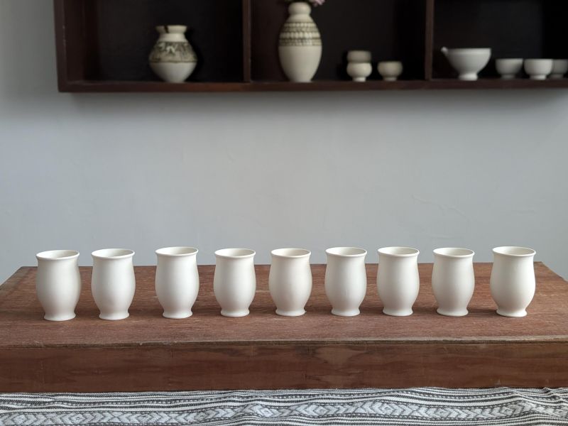 燻 陶 漫 行 ｜茶杯 陶藝 陶土 手工器皿 豬口杯 陶器 家飾 藝術 雕塑 茶壺 茶具 鶯歌 咖啡杯
花器 缽 側把壺