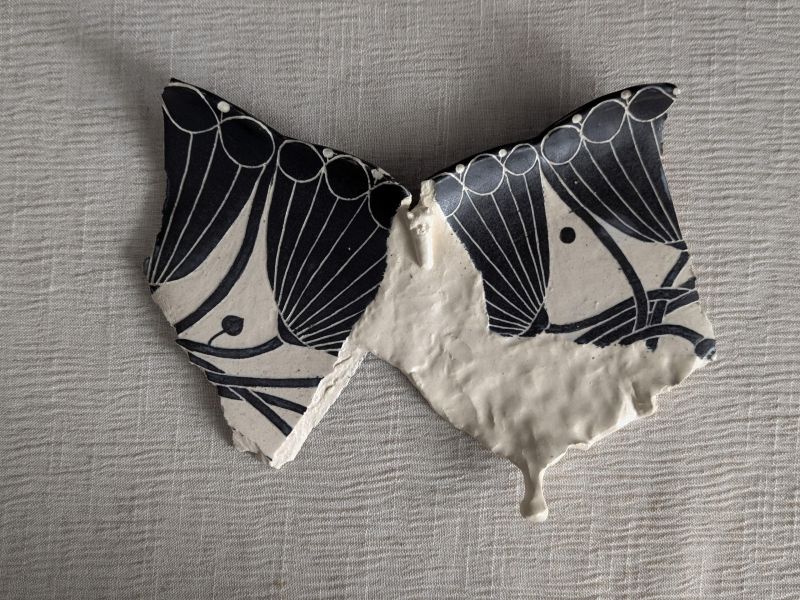 椪小雨 個展 掛飾-3 陶藝 陶土 手工器皿 傷痕 療癒 可愛 自我療癒 陶器 家飾 藝術 雕塑