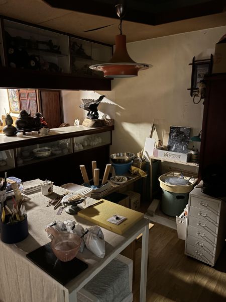 燻 陶 漫 行 ｜陳彥信 個展 4.11~5.2 陶藝 陶土 手工器皿 傷痕 療癒 自我療癒 陶器 家飾 藝術 雕塑 茶壺 茶具 鶯歌