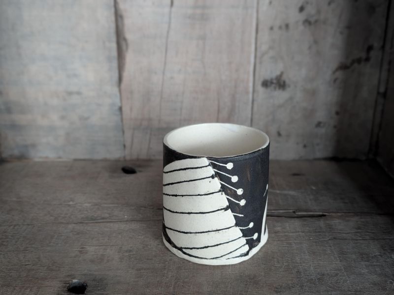 椪小雨 個展 杯-5 陶藝 陶土 手工器皿 傷痕 療癒 可愛 自我療癒 陶器 家飾 藝術 雕塑