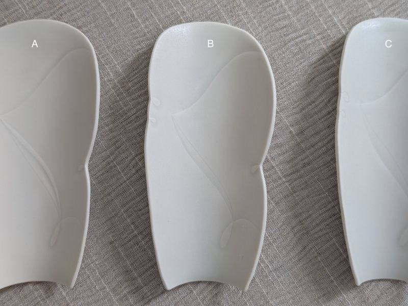 張慢 茶則 作品多藉由輕柔小心的動作產生指向,在日常感知中搜尋相關記憶,以拆解與重組細微視角,梳理自然及現成物的輪廓與痕跡,讓他們變得輕盈自在、中性,保有更多空間自我詮釋。陶瓷僅是創作的媒材之一,無需限制於實用與非實用、工藝與藝術之間,作品的形成,即是我記錄生活的習慣與方式,人的記憶有限,瞬間記憶更是容易消散,我想將如同視覺暫留的種種,保留在生活當中。