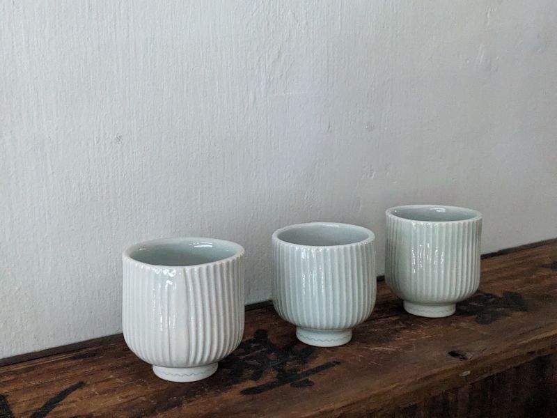 張慢 青瓷壓紋茶杯 