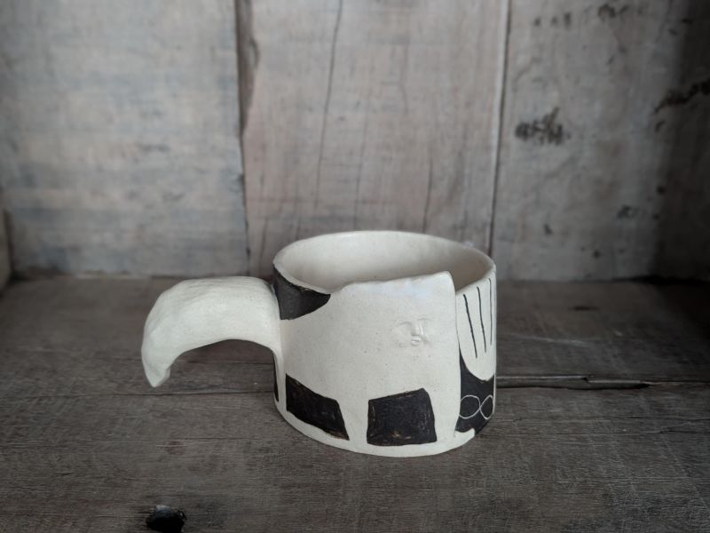 椪小雨 個展 杯-6 陶藝 陶土 手工器皿 傷痕 療癒 可愛 自我療癒 陶器 家飾 藝術 雕塑