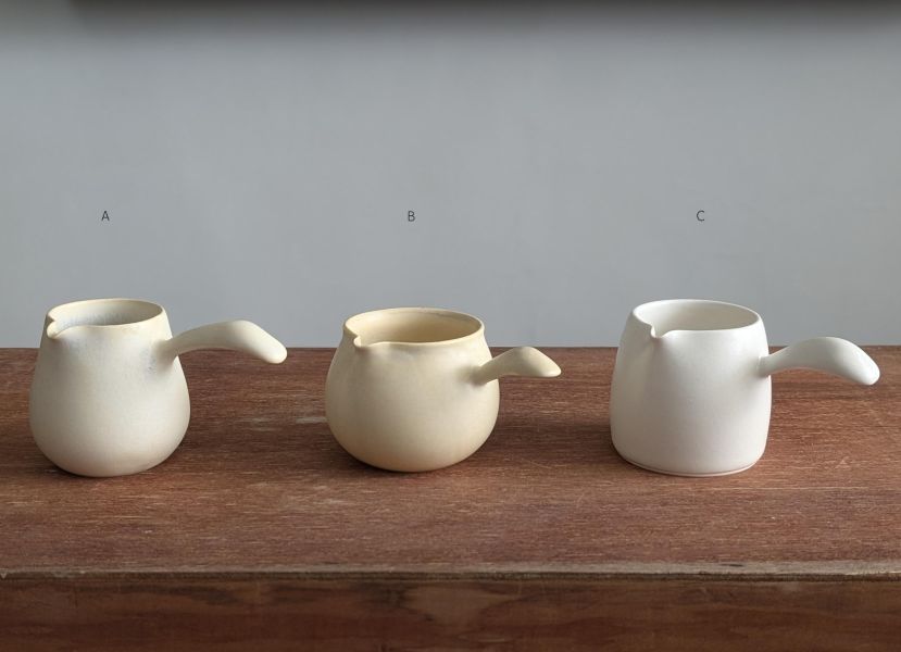 燻 陶 漫 行 ｜側把茶海 陶藝 陶土 手工器皿 豬口杯 陶器 家飾 藝術 雕塑 茶壺 茶具 鶯歌 咖啡杯
花器 缽 側把壺 豆皿