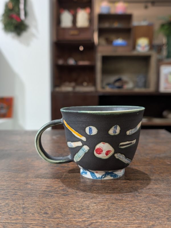林盼妮 拼貼風格把杯 台灣作家 陶藝家 陶藝 慢慢生活美 展覽 gallery