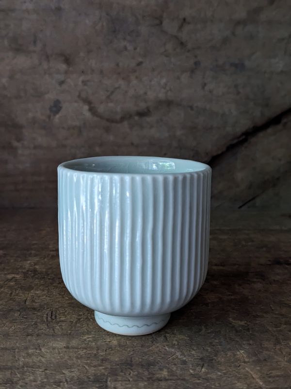 張慢 青瓷壓紋茶杯 