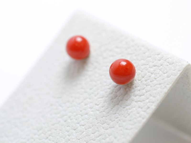 Red Coral Round Beads Stud Earrings red coral,jewelry,gemstone,diamond,taipei jewelry store