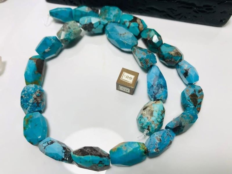 金曼藍色綠松石開箱 金曼綠松石,藍色綠松石,頂級綠松石,天然綠松石,Turquoise,金曼藍綠松石,綠松石飾品,礦石收藏,稀有綠松石,收藏級綠松石。