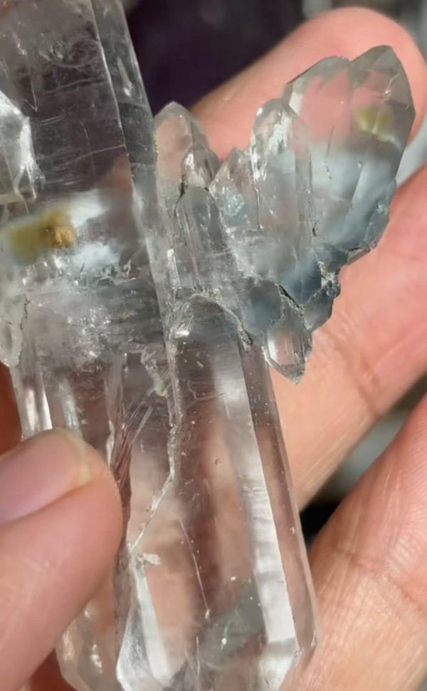 藍兔毛縫合雙尖水晶 藍兔毛水晶,兔毛水晶,雙尖水晶,縫合水晶,藍針水晶,天然水晶原礦,雙尖晶體,能量水晶,礦石收藏,稀有水晶。