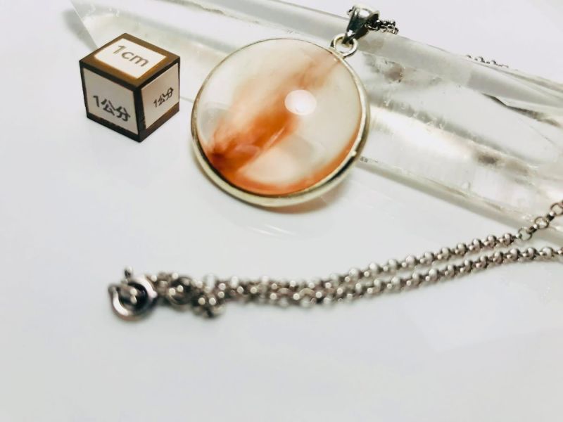 紅兔毛共生列木水晶墜飾 紅兔毛水晶,列木水晶,紅兔毛列木,兔毛水晶墜飾,天然水晶吊墜,共生水晶,礦石飾品,能量水晶,稀有水晶,水晶項鍊。