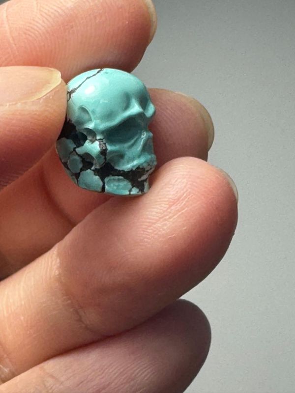 綠松石骷髏 綠松石,綠松石骷髏,天然綠松石,Turquoise,骷髏雕刻,綠松石雕件,礦石雕刻,個性飾品,礦石收藏,天然礦石。