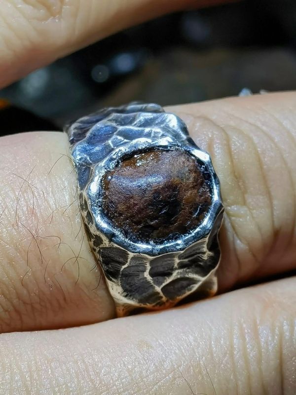 摩洛哥隕石純銀戒 NWA859,摩洛哥隕石,隕石戒指,純銀戒指,隕石純銀戒,天然隕石,隕石飾品,隕石紋理,銀飾戒指,礦石戒指,收藏級隕石。