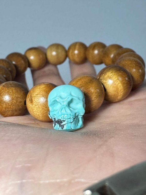 綠松石骷髏 綠松石,綠松石骷髏,天然綠松石,Turquoise,骷髏雕刻,綠松石雕件,礦石雕刻,個性飾品,礦石收藏,天然礦石。