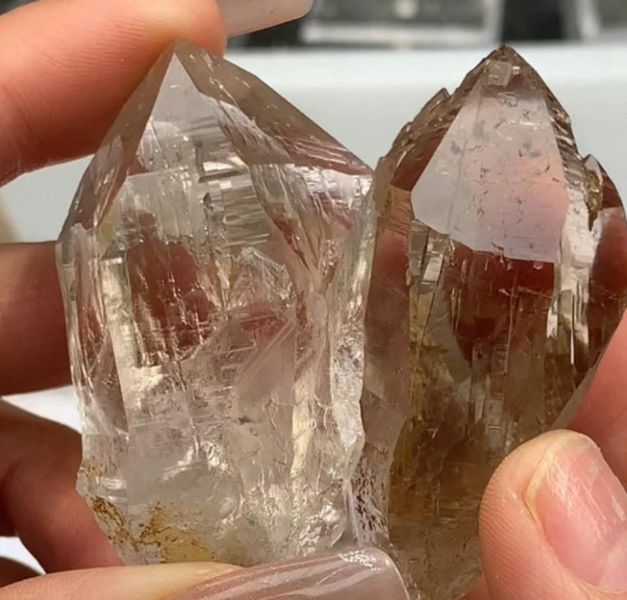 哈休比水晶 天然哈休比水晶,稀有水晶,礦石收藏,水晶礦標,能量水晶