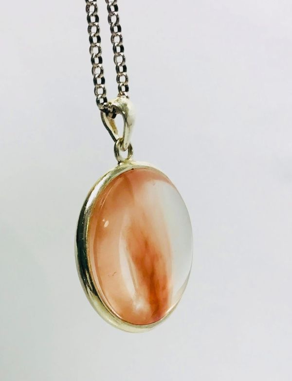 紅兔毛共生列木水晶墜飾 紅兔毛水晶,列木水晶,紅兔毛列木,兔毛水晶墜飾,天然水晶吊墜,共生水晶,礦石飾品,能量水晶,稀有水晶,水晶項鍊。