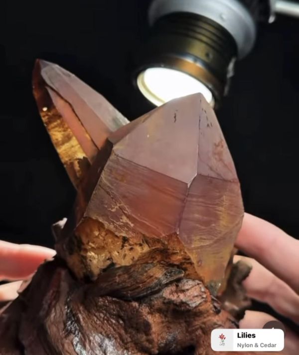 尼泊爾黃金喜馬拉雅•橋樑水晶 喜馬拉雅水晶,橋樑水晶,尼泊爾水晶,黃金水晶,天然水晶原礦,Bridge Quartz,水晶原礦,礦石收藏,能量水晶,稀有水晶,收藏級水晶。