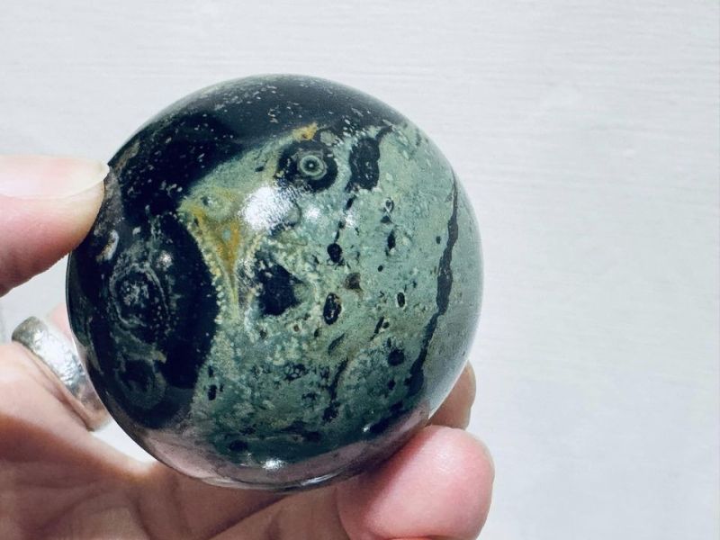 特殊:剛巴巴碧玉球(KAMBABA STONE) 剛巴巴碧玉,雀眼石,鱷魚碧玉