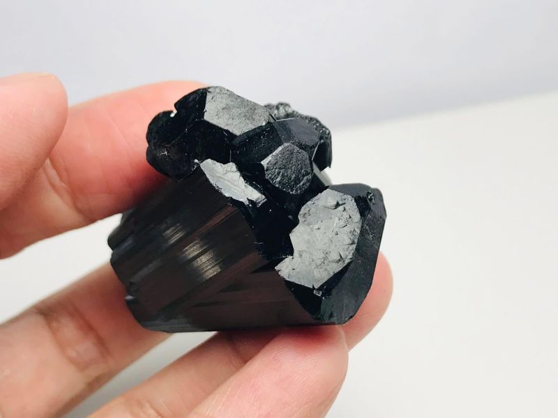 黑碧璽_亮皮 黑碧璽,黑碧璽原礦,亮皮黑碧璽,電氣石,黑碧璽礦石,天然黑碧璽,黑碧璽擺件,礦石收藏,能量水晶,原礦水晶。