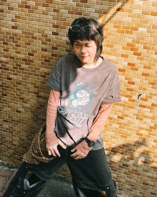 四四拍 T-shirt 恐龍怪獸 