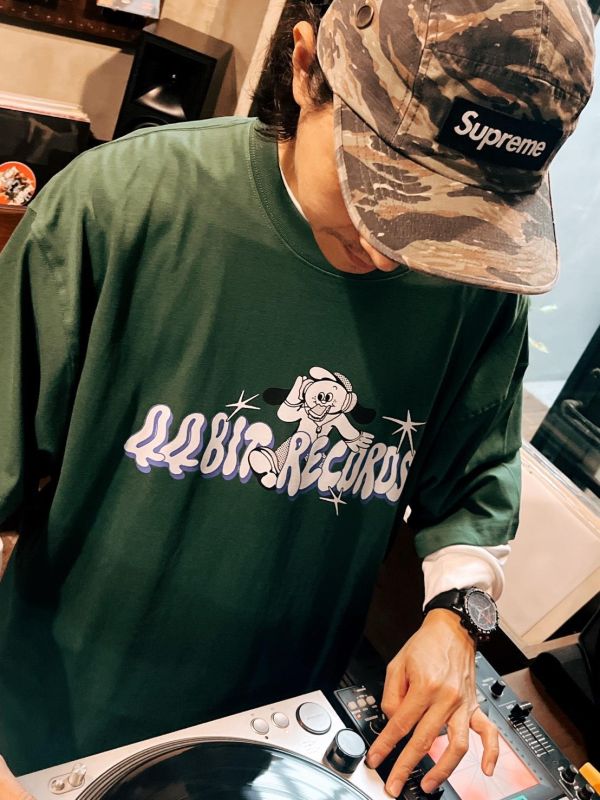 四四拍 T-shirt 利姆聽什麼 