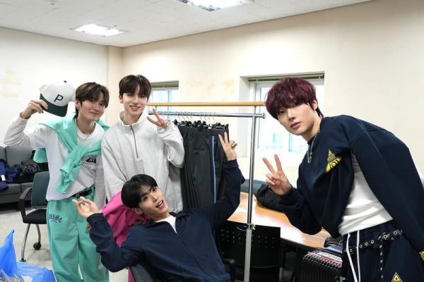 PRODUCE 101 JAPAN 新世界 官方 FanBook *6/17發售! PRODUCE 101,JAPAN,新世界,官方,FanBook