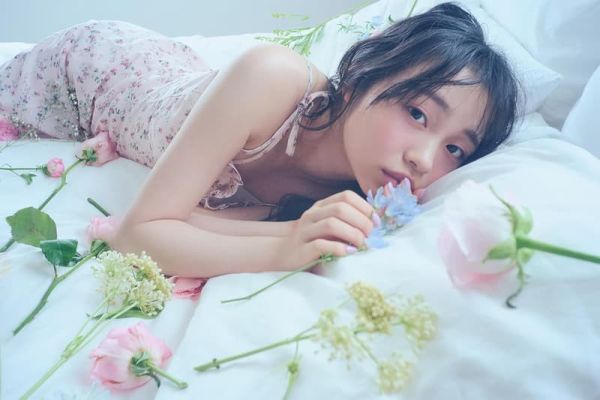 林芽亞里 林芽亜里 10週年紀念 2026年月曆  寫真集「標題未定」*11/5發售! 林芽亞里,林芽亜里,10週年,紀念,2026年,月曆,寫真集