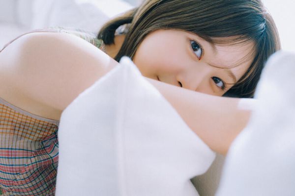 各店家特典版 日向坂46 富田鈴花 1st寫真集「標題未定」初回封入:隨機明信片1張 *8/5發售! 日向坂46,富田鈴花,寫真集,写真集,1st,特典