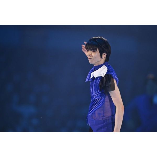 集英社 羽生結弦 YUZURU 附: 資料夾 2024年 桌曆*12/7發售 集英社 羽生結弦 YUZURU 2024年 桌曆