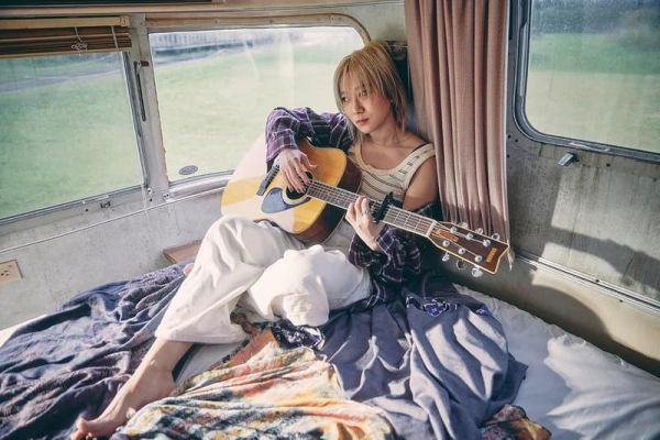 伊澤彩織 1st寫真集 PHOTO BOOK 「PLAYer 1」 *2/16發售! 伊澤彩織,1st,寫真集,PHOTO BOOK,PLAYer 1 ,写真集