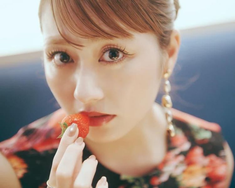 桃色幸運草Z 佐佐木彩夏 佐々木彩夏 1st寫真集 ｢ぺろり」 通常版 *10/8發售! 桃色幸運草Z,佐佐木彩夏,佐々木彩夏,1st,寫真集,ぺろり,通常版