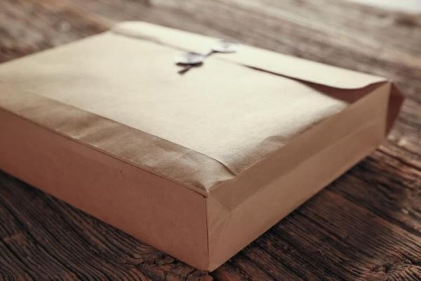 各店家特典版 日文小說 ヨルシカ 書簡型小說「二人称 / 第二人稱」信件+信封包裹*2/26發售! 店家特典,日文小說,ヨルシカ,書簡型,小說,二人称,第二人稱,信件,信封,包裹