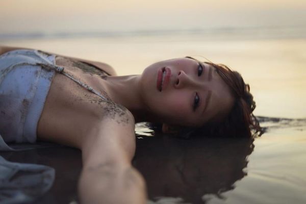 奈良未遙 奈良未遥 2nd寫真集「ぜんぶ私」 原NGT48 *12/9發售! 写真集,奈良未遙,奈良未遥,寫真集,ぜんぶ私,原NGT48