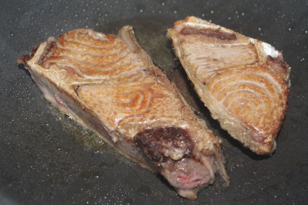 黑鮪腦天肉＊箱裝10公斤40~50片 黑鮪魚,黑尾魚臉頰肉