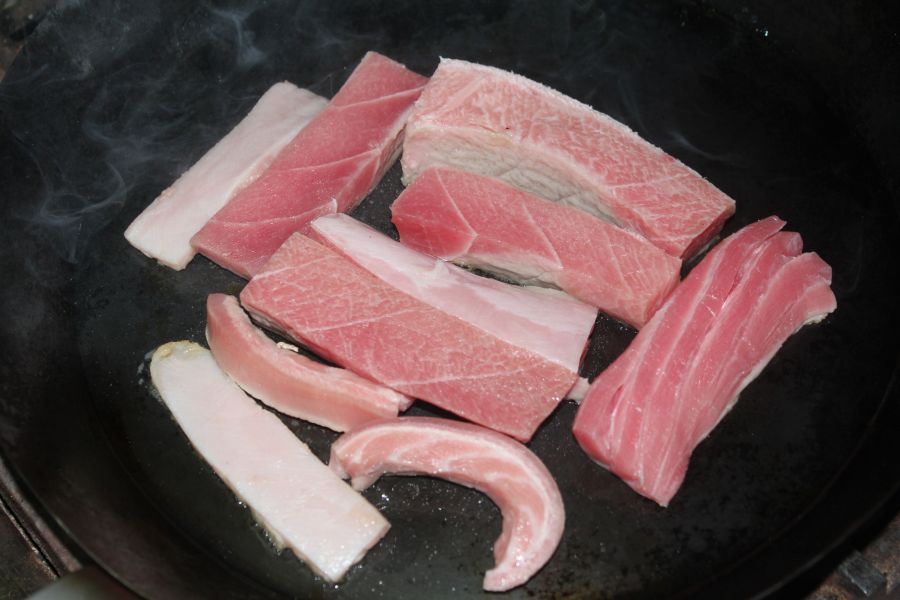 大目鮪魚肚條(無刺)＊每包300克 大目鮪魚肚條
無刺鮪魚肚條
真空包裝鮪魚
鮪魚肚條料理
煎烤紅燒鮪魚
展泉國際海鮮
高品質鮪魚
家庭料理海鮮
營養豐富鮪魚
大目鮪魚食材