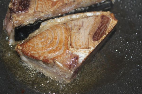 黑鮪腦天肉＊箱裝10公斤40~50片 黑鮪魚,黑尾魚臉頰肉