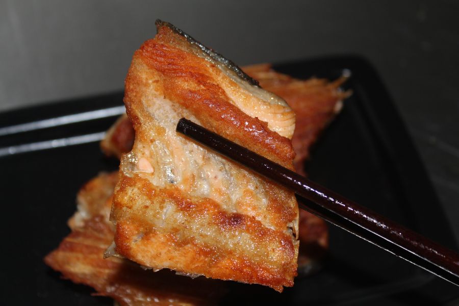 挪威鮭魚骨＊每包300克＊易破真空 