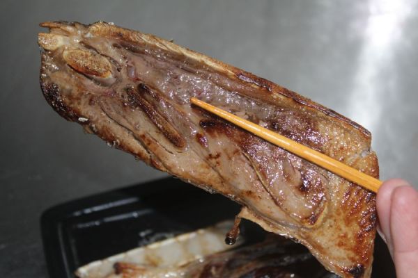 黑鮪魚肩骨＊9公斤裝 黑鮪魚,黑尾魚臉頰肉,長尾鳥