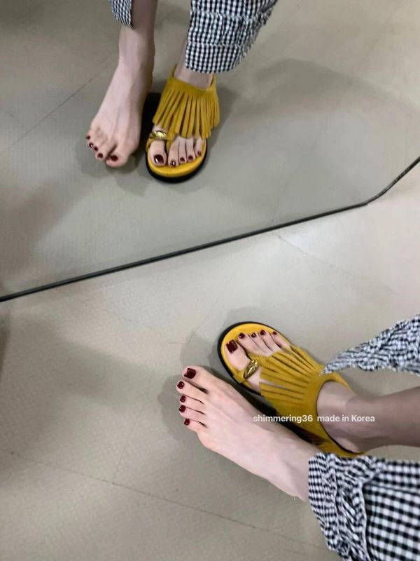 流蘇露趾高級半拖 